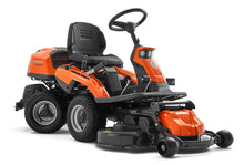 Laden Sie das Bild in den Galerie-Viewer, HUSQVARNA Frontmäher R 216T AWD – Modell 2023 inkl. Combi Mähdeck 103cm
