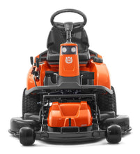 Laden Sie das Bild in den Galerie-Viewer, HUSQVARNA Frontmäher R 216T AWD – Modell 2023 inkl. Combi Mähdeck 103cm