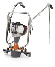 Laden Sie das Bild in den Galerie-Viewer, HUSQVARNA BV 30 E – Vibrationsbohle mit Viertakt Benzinmotor