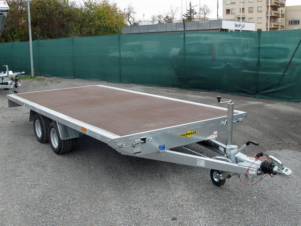 Humbaur Universal 3000 Seilwinde und Auffahrbohlen